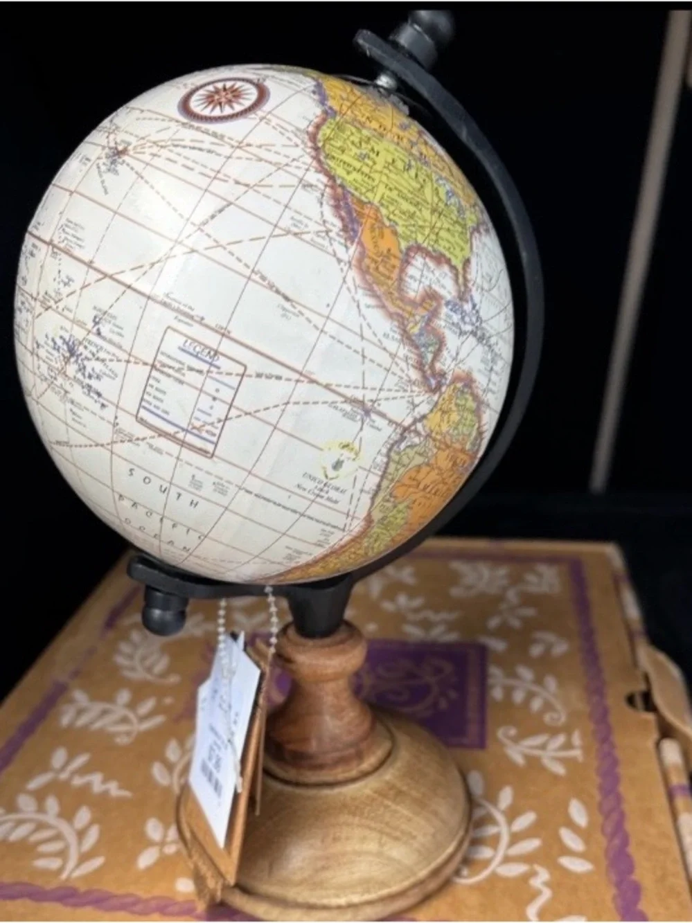 Source Unknown Vintage-Style Globe in Cream, Brown, Black